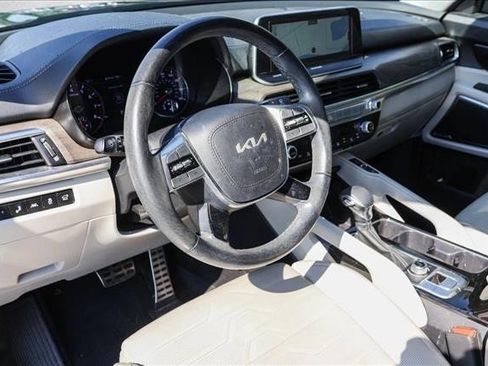 Used 2022 Kia Telluride SX w/ SX Prestige Package image 10