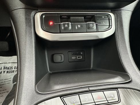 Certified 2023 GMC Acadia SLT AWD/4WD image 27