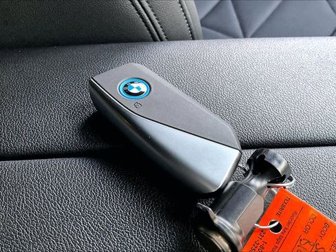 Used 2024 BMW iX xDrive50 w/ Premium Package image 15