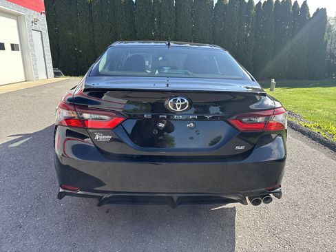 Used 2023 Toyota Camry SE FWD image 4