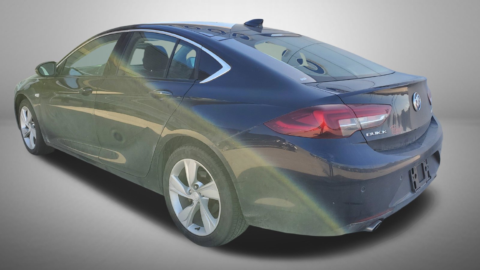 Used 2018 Buick Regal Preferred w/ Driver Confidence Package #1 FWD image 4