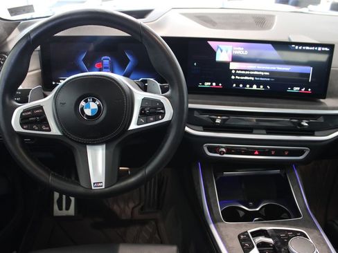 Used 2024 BMW X7 xDrive40i w/ M Sport Package image 5
