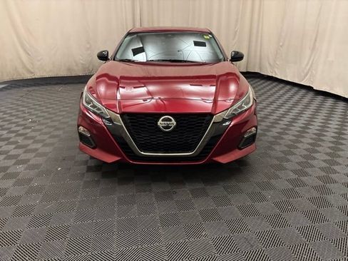 Used 2021 Nissan Altima 2.5 SR w/ SR Premium Package FWD image 2