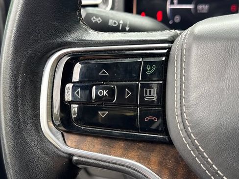 Used 2023 Jeep Grand Wagoneer Series II AWD/4WD image 28