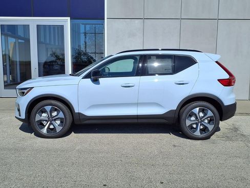 New 2026 Volvo XC40 B5 Plus w/ Climate Package AWD/4WD image 3
