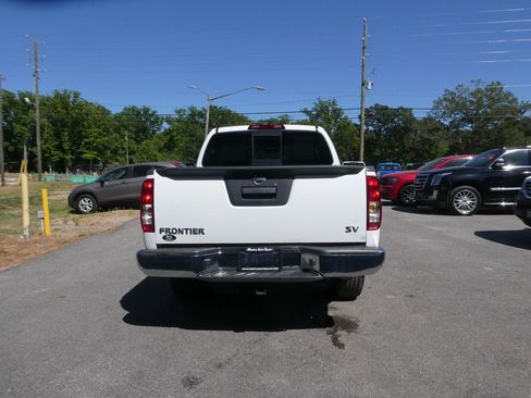 Used 2018 Nissan Frontier SV image 6