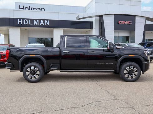 New 2026 GMC Sierra 2500 Denali w/ Denali Reserve Package AWD/4WD image 2