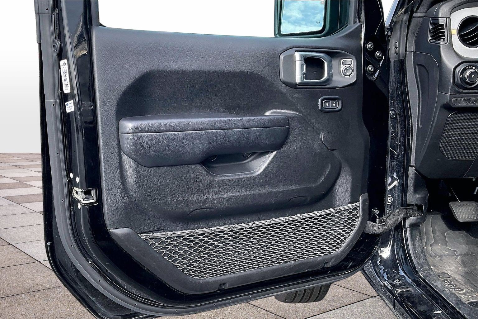 Used 2024 Jeep Wrangler Unlimited Sport AWD/4WD image 25