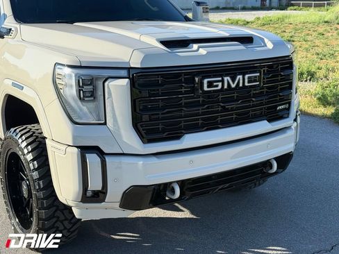 Used 2026 GMC Sierra 2500 AT4 w/ AT4 Premium Plus Package AWD/4WD image 5