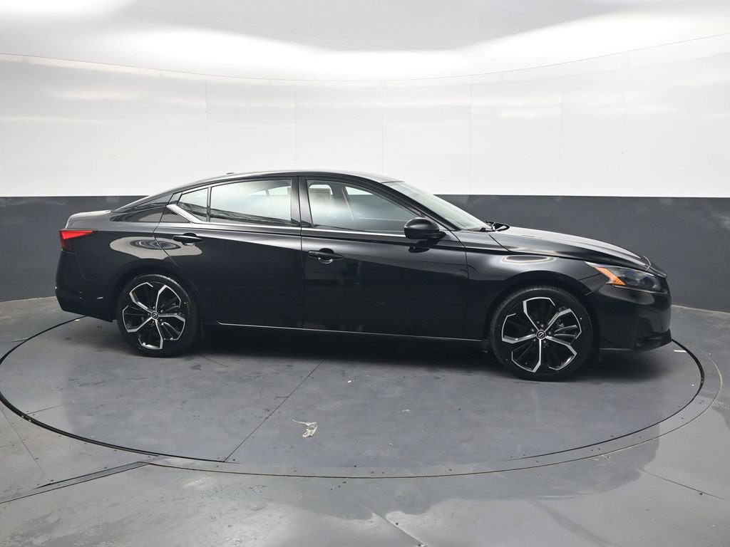 Certified 2024 Nissan Altima 2.5 SR FWD image 4