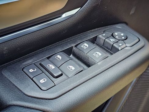 New 2026 RAM 1500 4x4 Crew Cab image 11