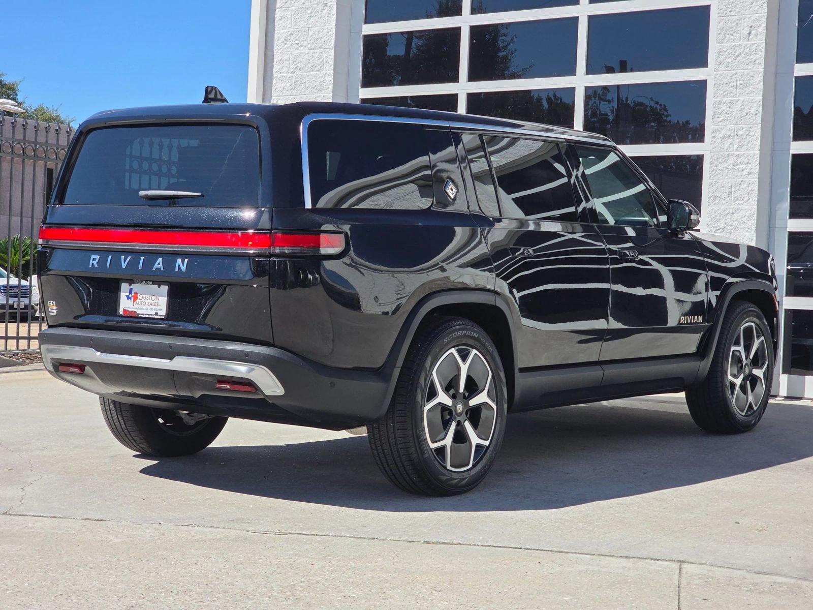 Used 2024 Rivian R1S Adventure Quad AWD/4WD image 3