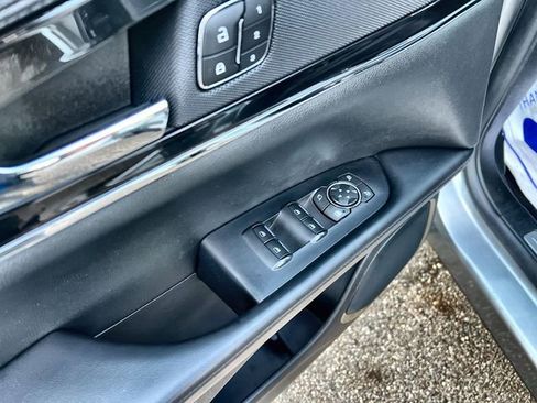 Used 2021 Lincoln Nautilus Reserve image 16