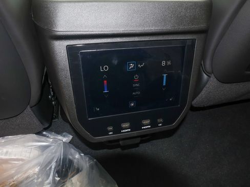 New 2026 GMC Yukon XL Denali Ultimate w/ LPO, Floor Liner Package AWD/4WD image 19