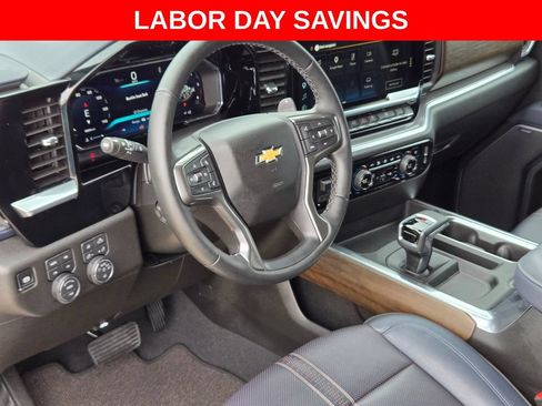 Used 2026 Chevrolet Silverado 1500 High Country AWD/4WD image 10