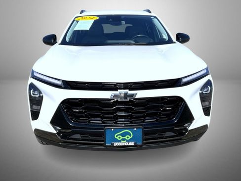Certified 2024 Chevrolet Trax ACTIV FWD image 2
