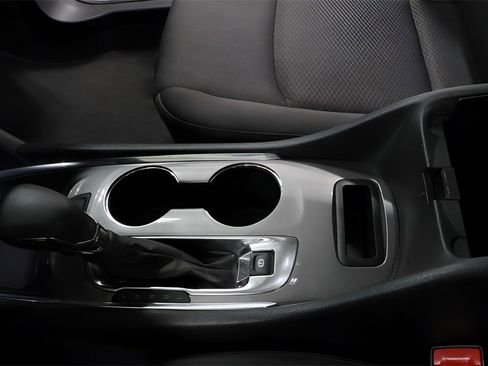 Used 2022 Chevrolet Malibu LT image 18