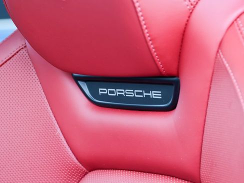 Certified 2025 Porsche Macan 4S Electric AWD/4WD image 49