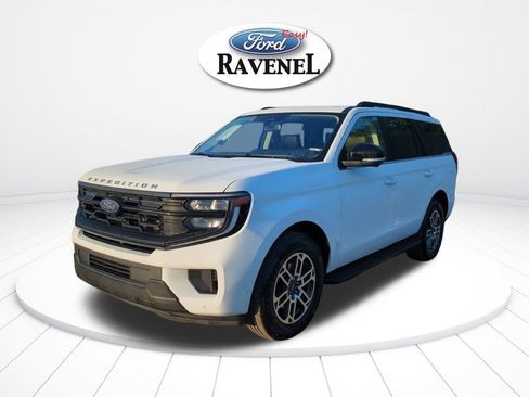 Used 2025 Ford Expedition Active RWD image 8
