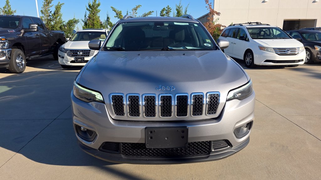 Used 2019 Jeep Cherokee Latitude w/ Cold Weather Group AWD/4WD image 8