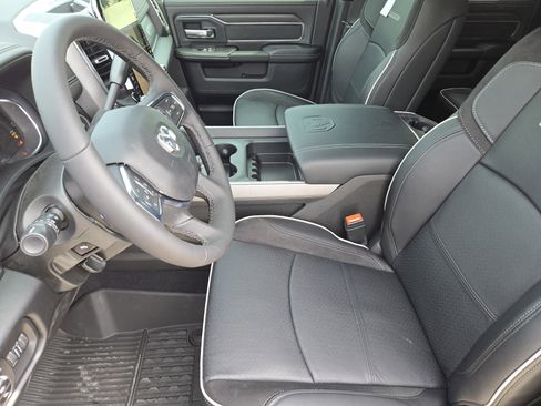 New 2026 RAM 3500 Laramie AWD/4WD image 12