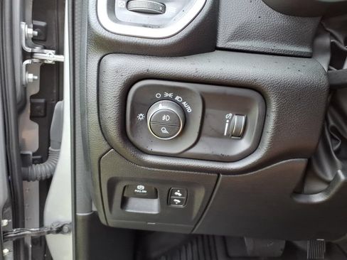 Used 2022 RAM 1500 Big Horn AWD/4WD image 11