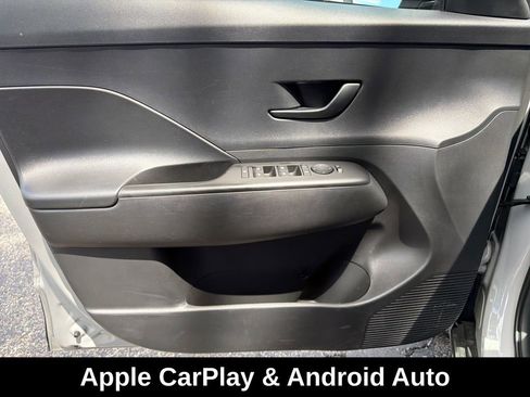 Used 2025 Hyundai Kona SEL FWD image 12