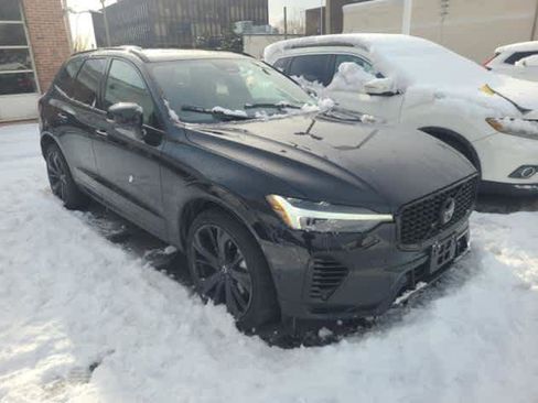 Used 2024 Volvo XC60 T8 Ultimate w/ Climate Package image 7