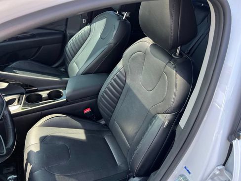 Used 2021 Hyundai Elantra Limited FWD image 13