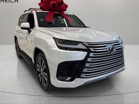 New 2025 Lexus LX 700h Luxury image 3