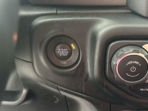 Used 2021 Jeep Wrangler Unlimited Sport image 31