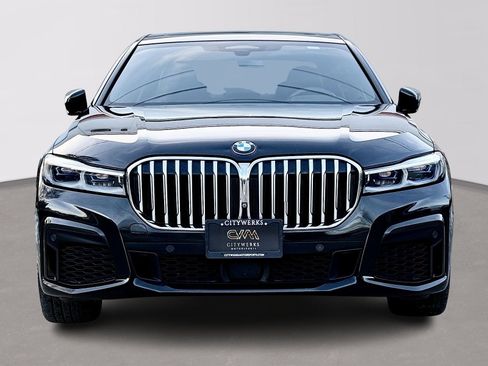 Used 2020 BMW 750i xDrive w/ Executive Package image 2