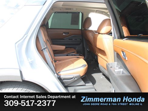 Used 2022 Nissan Pathfinder Platinum w/ Cargo Package AWD/4WD image 8