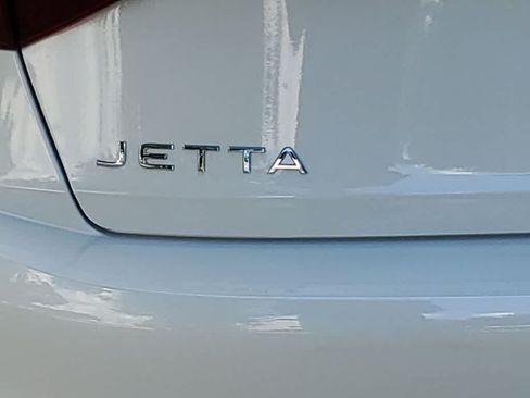 Used 2023 Volkswagen Jetta SE FWD image 14
