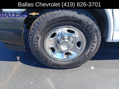 Used 2017 Chevrolet Express 2500 LS RWD image 32