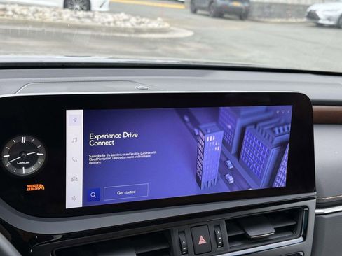 Used 2025 Lexus ES 350 Premium w/ Premium Package image 11