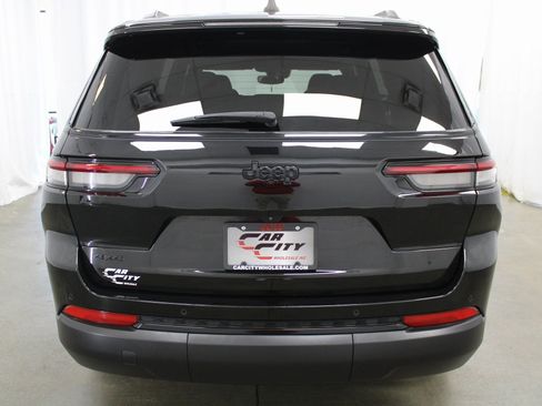 Used 2024 Jeep Grand Cherokee L Laredo image 7