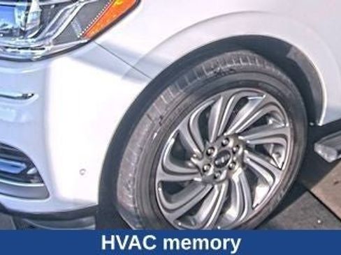 Used 2022 Lincoln Navigator Reserve image 19