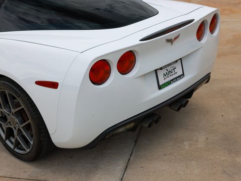 Used 2012 Chevrolet Corvette Coupe w/ 2LT Preferred Equipment Group image 44