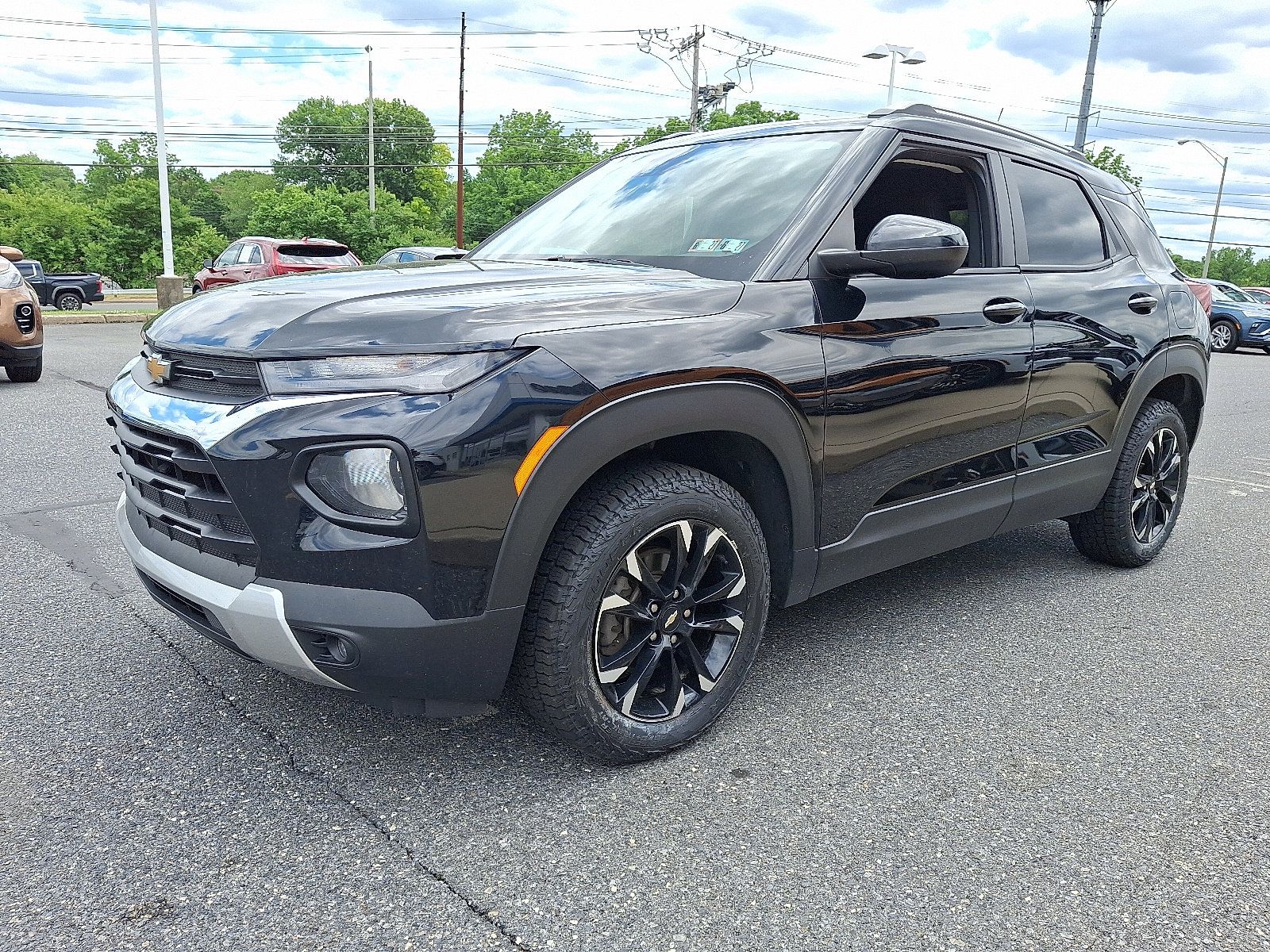 Certified 2023 Chevrolet TrailBlazer LT w/ Convenience Package AWD/4WD image 3