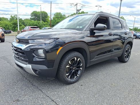 Certified 2023 Chevrolet TrailBlazer LT w/ Convenience Package AWD/4WD image 3