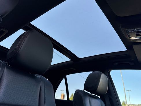 Used 2025 Mercedes-Benz GLE 450e GLE 450e image 17