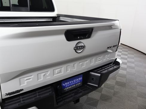 Used 2022 Nissan Frontier SV image 15