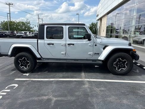 Used 2023 Jeep Gladiator Sport AWD/4WD image 4
