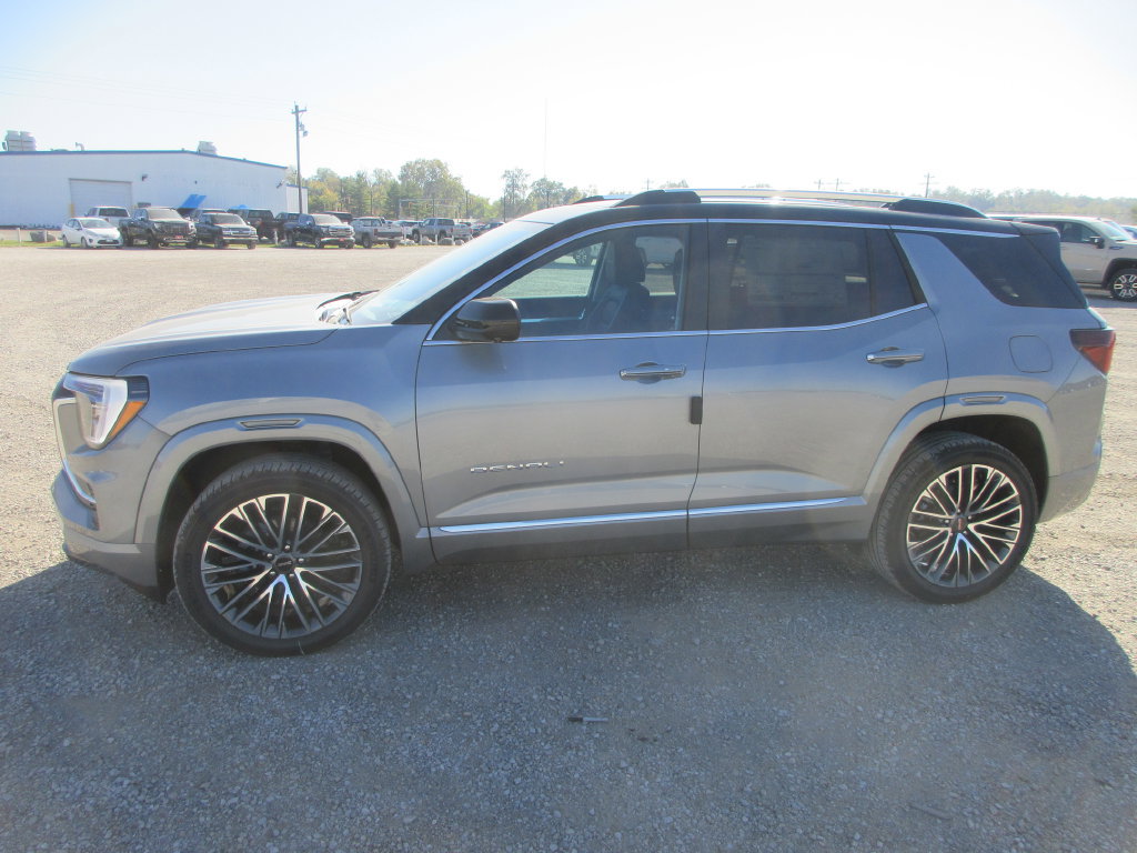 New 2027 GMC Terrain Denali w/ LPO, Black Badging Package AWD/4WD image 7