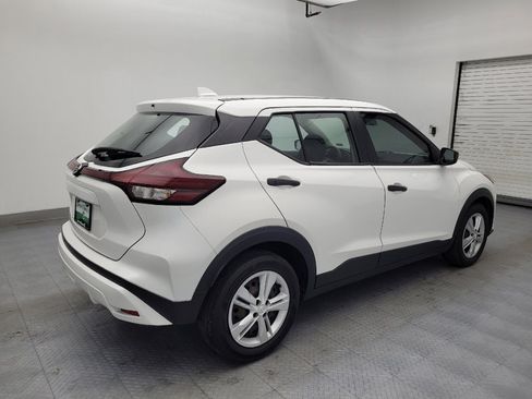 Used 2021 Nissan Kicks S image 9