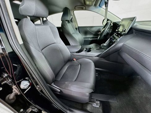 Used 2021 Toyota Venza LE w/ Carpet Mat Package (TMS) AWD/4WD image 34