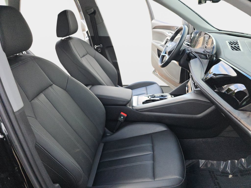 Certified 2025 Audi Q5 Premium w/ Convenience Package AWD/4WD image 10