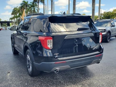 Certified 2023 Ford Explorer XLT w/ Equipment Group 202A RWD image 5