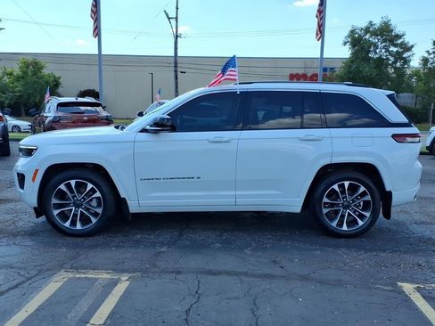Used 2022 Jeep Grand Cherokee Overland w/ MOPAR Finishing Package AWD/4WD image 4